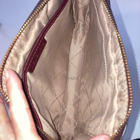 MICHAEL KORS, SMALL WINE SAFFIANO LEATHER CROSSBODY BAG - Picture 11 of 14